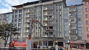 Malatya'da Ağır Hasarlı Binaların Yıkımına Başlandı