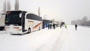 Malatya-Kayseri Yolu Çift Taraflı Trafiğe Kapatıldı