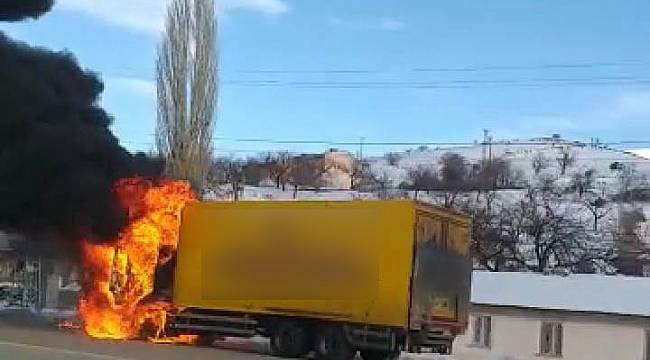Tır Seyir Halindeyken Alev Aldı