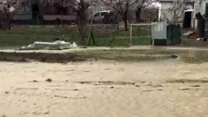 Akçadağ'da Dolu ve Şiddetli Yağış Sele Neden Oldu