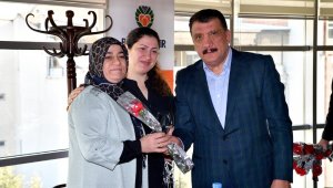 Başkan Gürkan, Kadınlarımızın Hak ve Hukukları Ödenemez