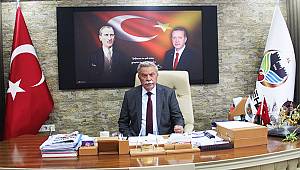 Başkan Küçük, 'Biz Bize Yeteriz Türkiyem' Kampanyasına 7 Aylık Maaşını Bağışladı
