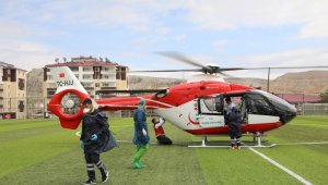 Beyin Kanaması Geçiren Kadın Ambulans Helikopterle hastaneye kaldırıldı