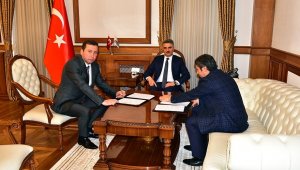 Depremde Hasar Gören Sümer İlkokulunu Çalık Holding Yapacak