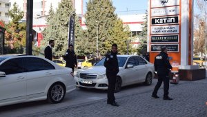 Küfürleşme Bıçaklı Kavgaya Dönüştü: 1 Ölü, 1 Yaralı