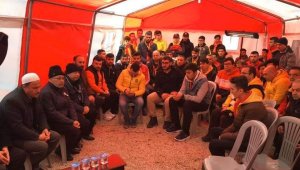 Malatyasporlu Taraftarlar Şehit Ailesini Ziyaret Etti