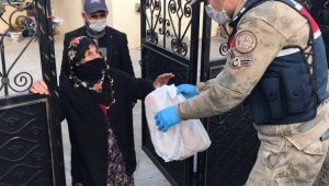 Vefa Sosyal Destek Grubu, Yaşlıların İhtiyacına Koşuyor