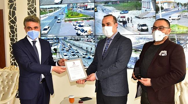 10 kez kan bağışladı bronz madalya ve berat aldı