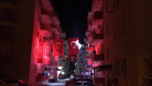 23 Nisan Coşkusu Evlerde Yaşandı