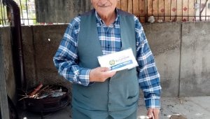Büyükşehir Maske Dağıtımına Devam Ediyor