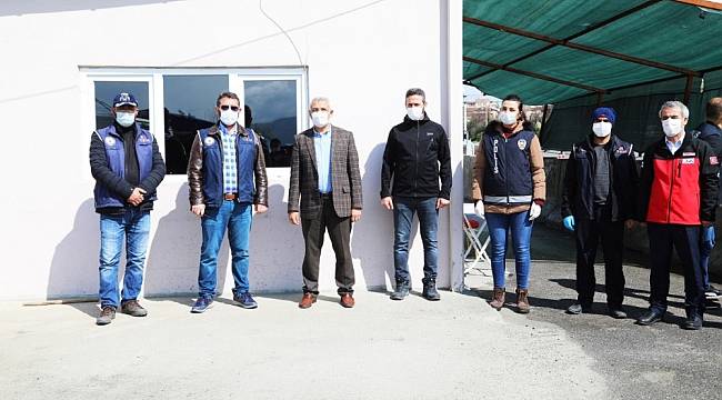 Güder, Yarın Saat 21:00'da polislerimizi hep birlikte alkışlayacağız