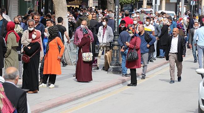 Kısıtlama Sonrası Merkezde Yoğunluk Oluştu
