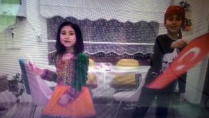 Müzik öğretmenleri ve öğrenciler 23 Nisan klibinde