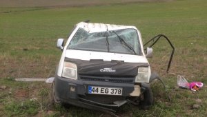 Otomobil Takla Attı:1 Yaralı