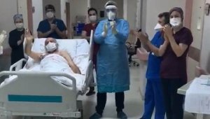 Yoğun Bakımdan Alkışlarla Servise Alındı