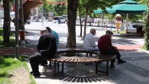 65 Yaş ve Üstü Vatandaşlar İkinci Kez Sokağa Çıktı