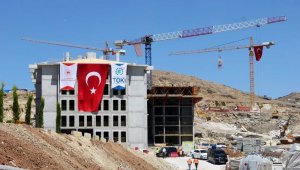 Bakan Kurum, Yapımı Devam Eden Projeleri İnceledi