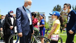 Başkan Güder, Çocukların Sevincine Ortak Oldu