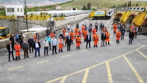 Başkan Güder'den Temizlik İşçilerine 1 Mayıs Müjdesi