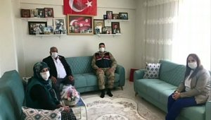 Jandarma Ekipleri Şehit Annesini Anneler Gününde Yalnız Bırakmadı