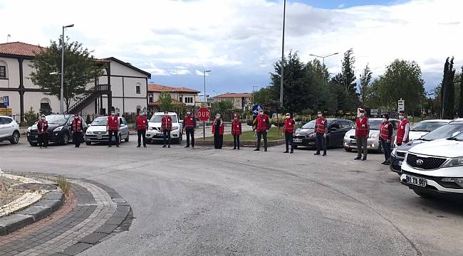 Kızılay Gönüllüleri Vatandaşa Yardım İçin Sahada