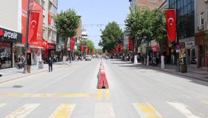 'Yetkililere Sesleniyoruz, Bir an Önce Caddemiz Trafiğe Açılsın'