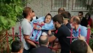 Küçük Kız Saplanan Demirle Hastaneye Kaldırıldı
