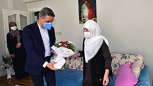 Vali Baruş, Şehit Annelerinin Anneler Gününü Kutladı