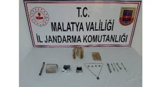 Akçadağ'da Kaçak Tarihi Eserler Ele Geçirildi