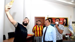 Derebeyleri Taraftar Topluluğundan, Başkan Gürkan'a ziyaret