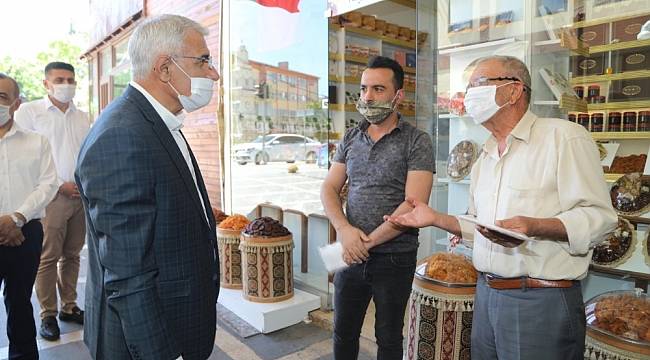Güder, Sahaflar Çarşında Esnaflarla Biraya Geldi
