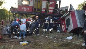 İki Yük Treni Çarpıştı: 1 Ölü, 4 Yaralı