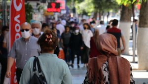 Kısıtlama Kalkınca Caddeler Doldu