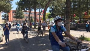 Arapgir'de bisikletli maske dağıtımı