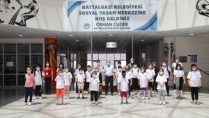 Başkan Güder'den Sosyal Yaşam Merkezi'ne övgü
