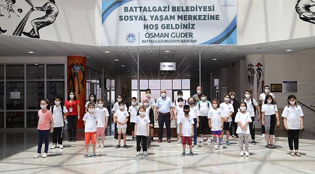 Başkan Güder'den Sosyal Yaşam Merkezi'ne övgü