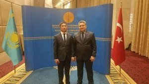 Kazakistan Büyük Onur Nişanesi, Gazeteci Özpolat'a Verildi