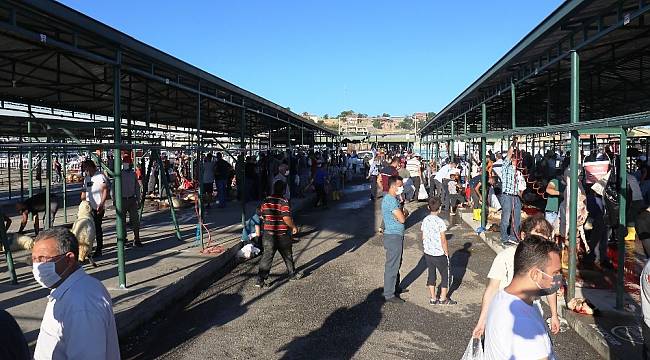 Kurban Kesim Alanlarında Sosyal Mesafe Yok Sayıldı