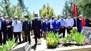Malatya'da 15 Temmuz şehitleri mezarı başında anıldı