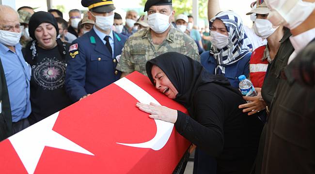 Malatyalı şehit gözyaşları arasında toprağa verildi