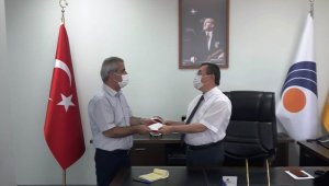 Rektör Ahmet Kızılay'dan Kızılay'a kurban bağışı
