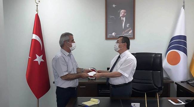 Rektör Ahmet Kızılay'dan Kızılay'a kurban bağışı