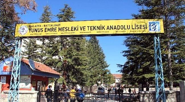 Sadıkoğlu'ndan öğrencilere meslek lisesi tavsiyesi
