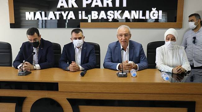 AK Parti Malatya İl Başkanlığında bayramlaşma töreni