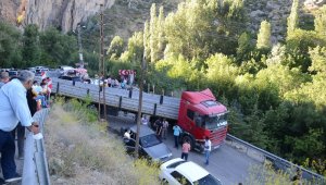 Darende Gürpınar Şelalesi Yolunda Trafik Çilesi