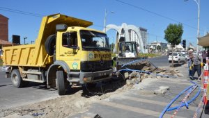Emeksiz alt kavşağındaki trafik sıkışıklığını gideriliyor