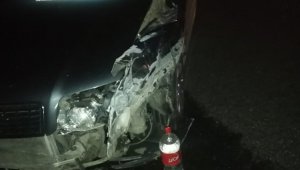 Otobüs ile çarpışan otomobilin sürücüsü yaralandı