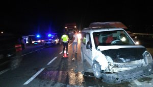 Trafik Kazasında 3'ü Çocuk 8 Kişi Yaralandı