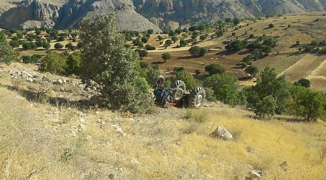Yazıhan'da Traktör Şarampole Yuvarlandı: 1 Ölü