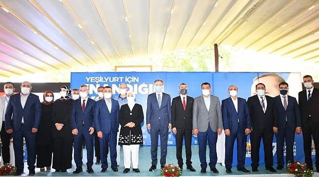 AK Parti Yeşilyurt'da Yalçınkaya güven tazeledi
